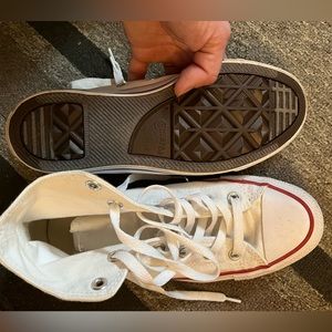 Converse high tops size 6m/8w